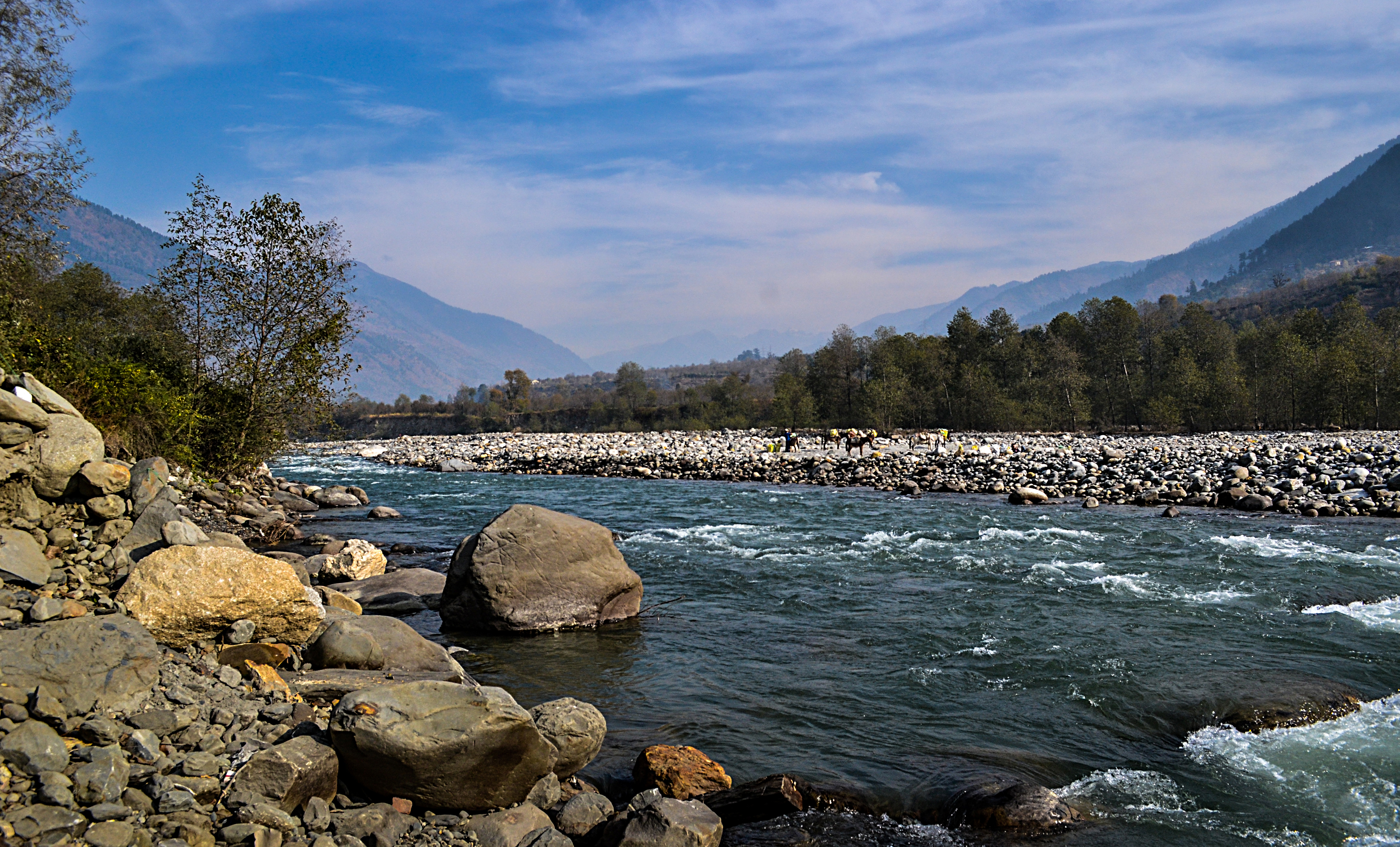 4-beas-river-kullu-south-of-manali-himachal-pradesh-india