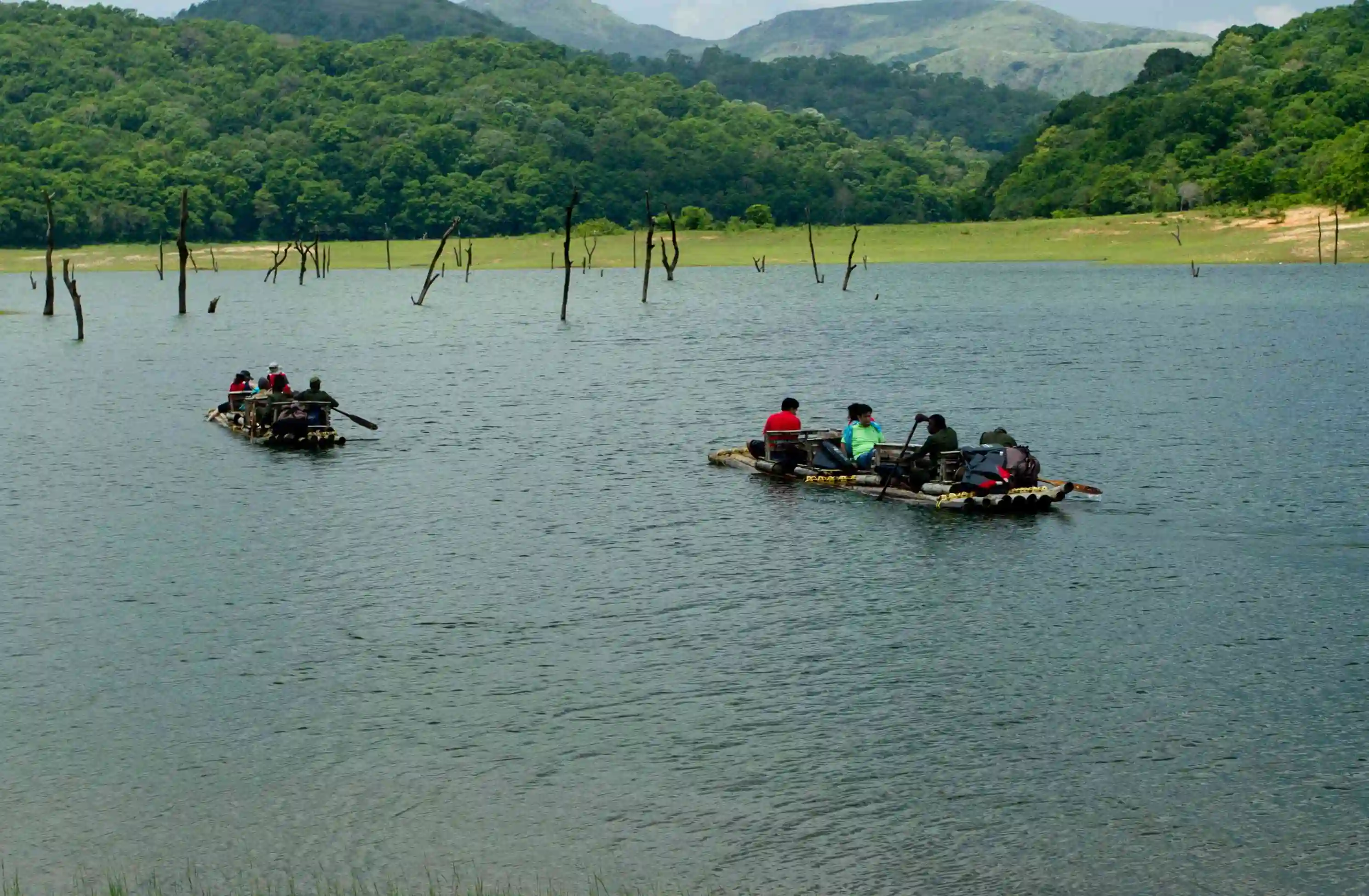 bamboo-rafting-and-trekking-in-thekkady