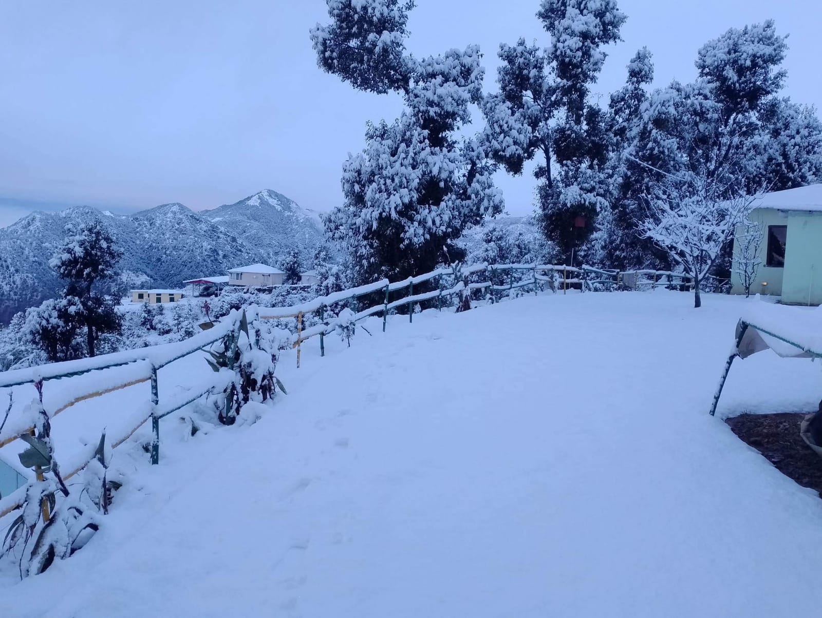dinner-on-dunes-in-kanatal
