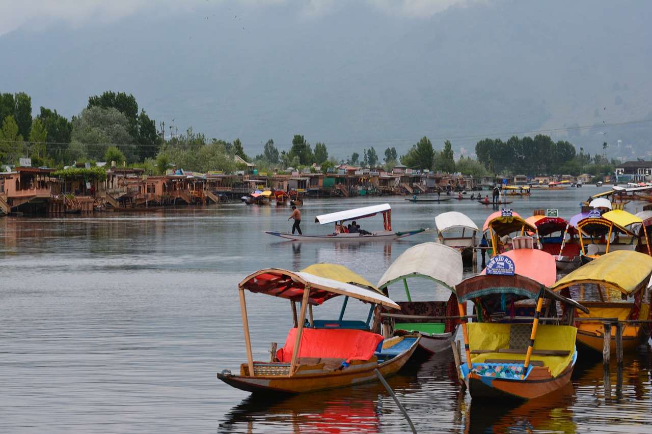 Kashmir Travel Guide: Top 10 Must-Visit Destinations