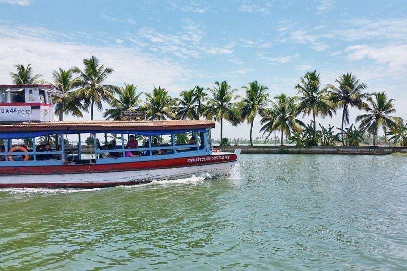 local-ferry-alleppey