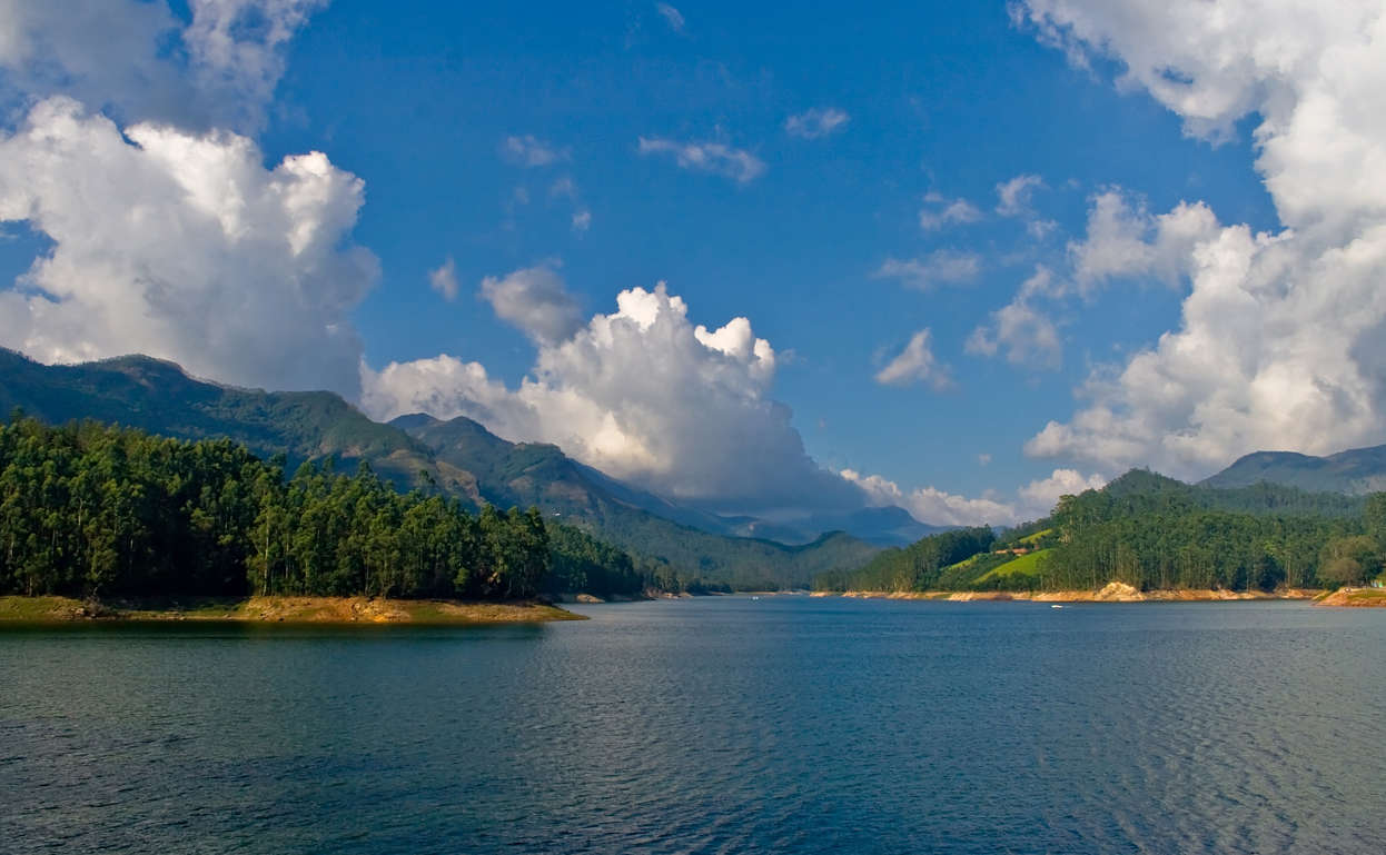 mattupetty-dam-reservoir-near-munnar-kerala