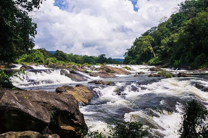 vazhachal-waterfalls-in-kerala