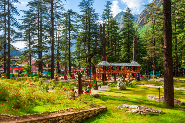 Top 15 Romantic Honeymoon Destinations in India for 2025