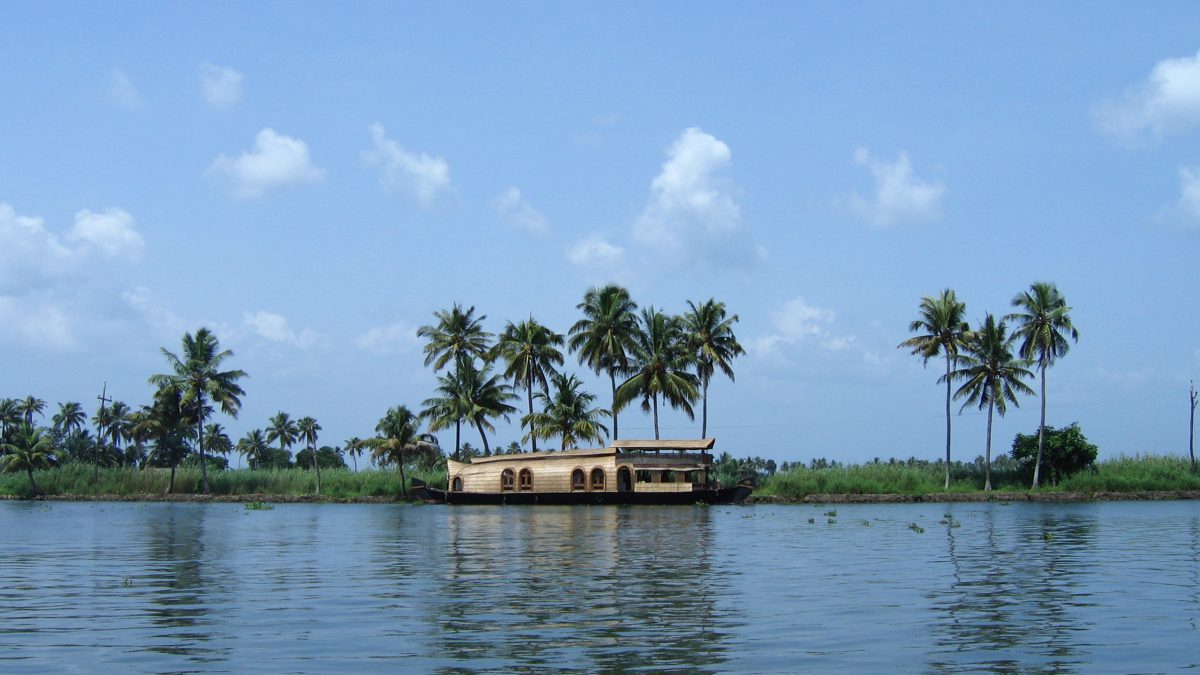 vembanad-lake-Alappey-1200x675